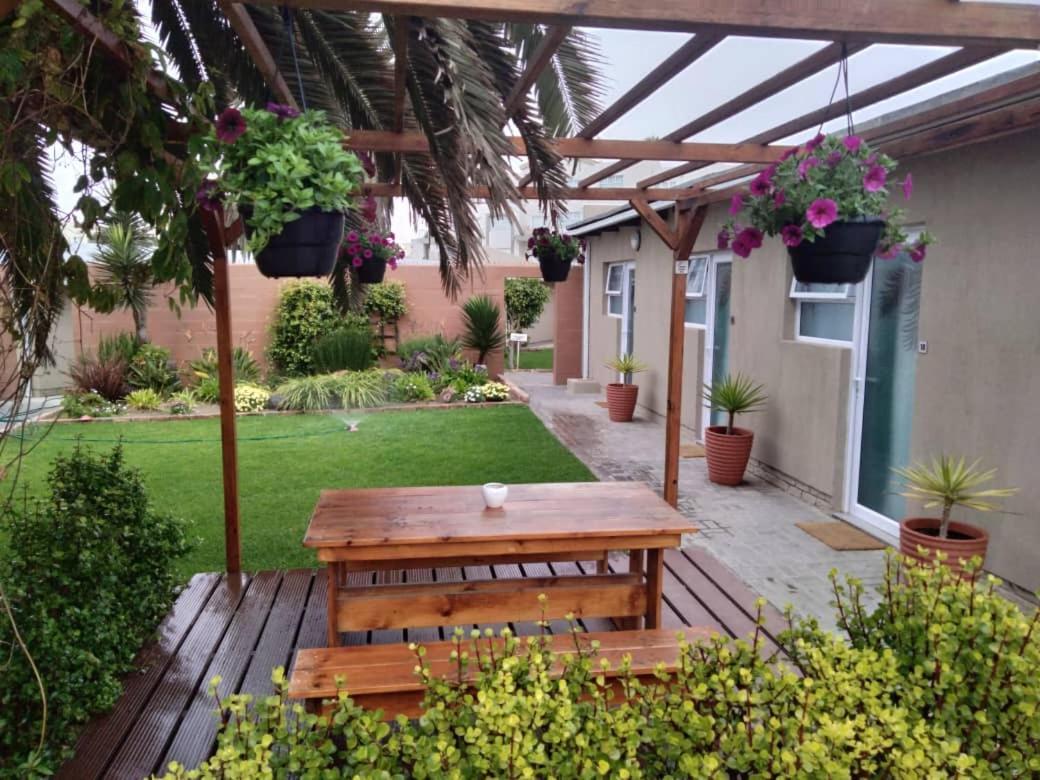 The Mole Guesthouse ซวาคอปมุนด์ ภายนอก รูปภาพ