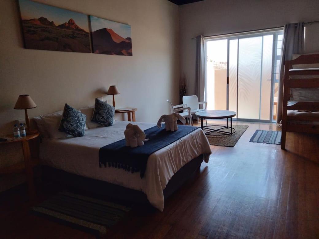 The Mole Guesthouse ซวาคอปมุนด์ ภายนอก รูปภาพ